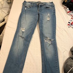 Light wash holy jeans